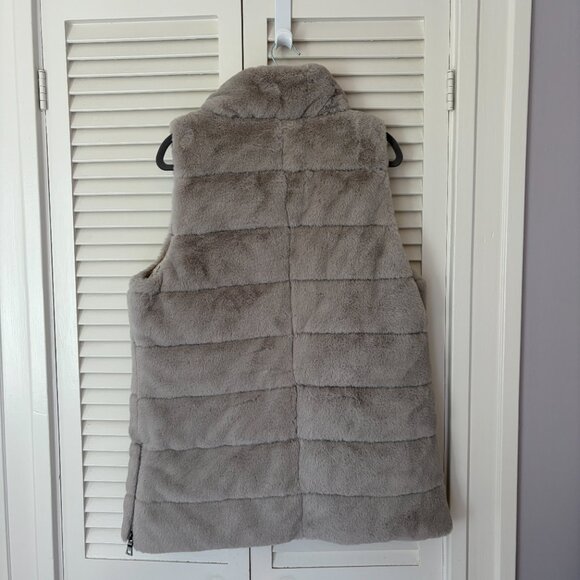 Evereve Serena faux fur vest grey large full zip high neck down *has flaw* - Picture 9 of 12